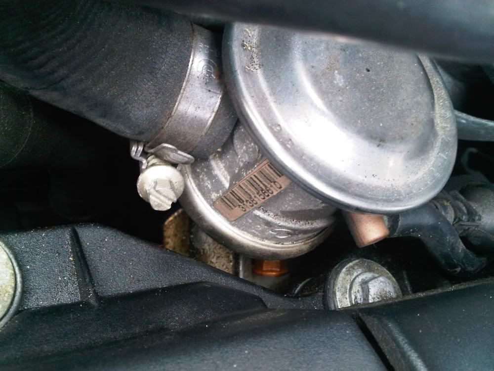 Does this LOOK like a Valve Cover Gasket leak? E46 Fanatics Forum