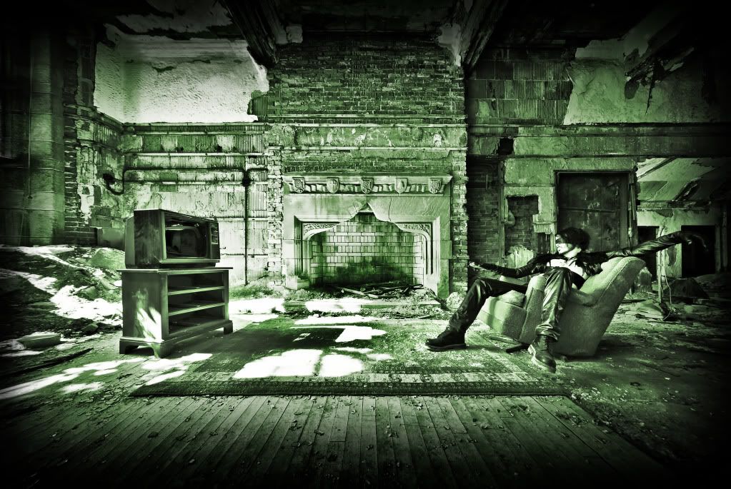 IMAGE: http://i138.photobucket.com/albums/q250/jlogic_2000/CablesOut.jpg