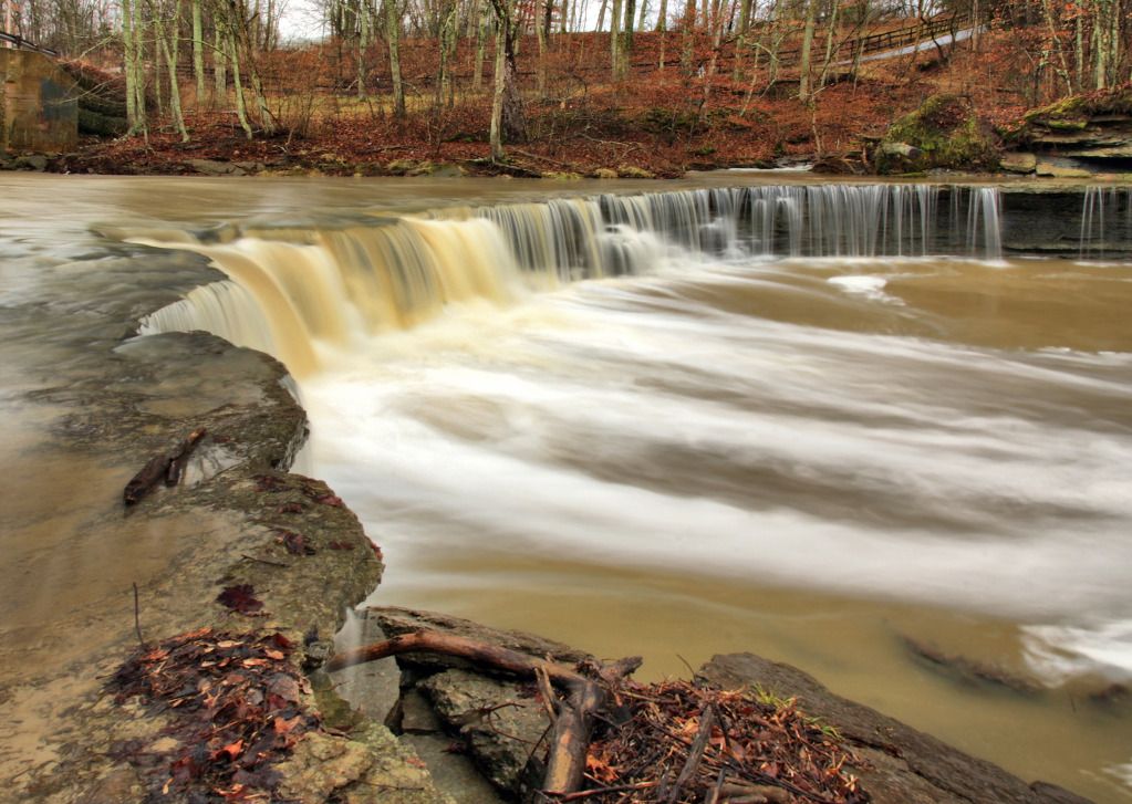 IMAGE: http://i138.photobucket.com/albums/q250/jlogic_2000/FlatRockFalls.jpg