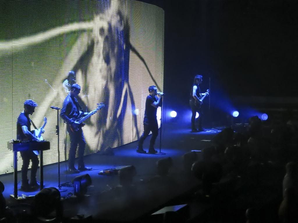 IMAGE: http://i138.photobucket.com/albums/q250/jlogic_2000/Nine%20Inch%20Nails%20Tension%202013/IMG_0448_zps9bc71440.jpg