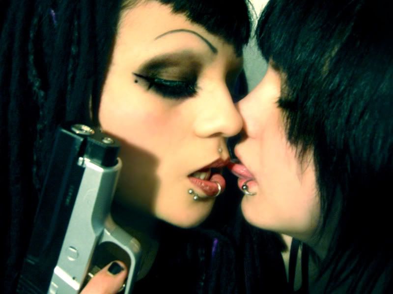 the_kiss__by_glittercunt1.jpg picture by litchik