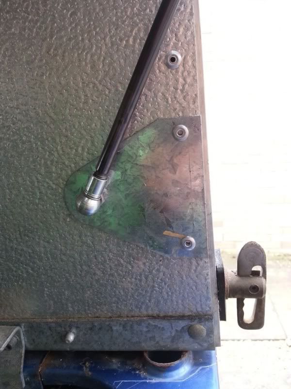 hello and request for ifor williams canopy gas strut photos Defender