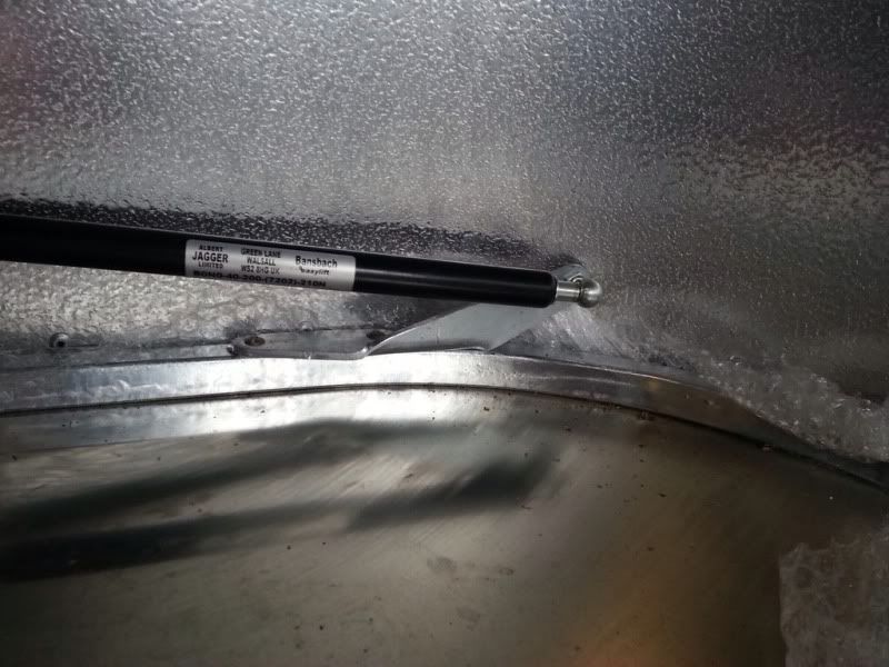 hello and request for ifor williams canopy gas strut photos Defender