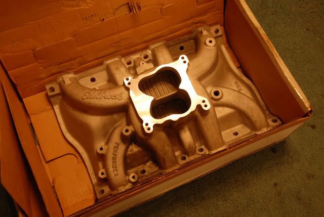 Edelbrock 500 Intake 2