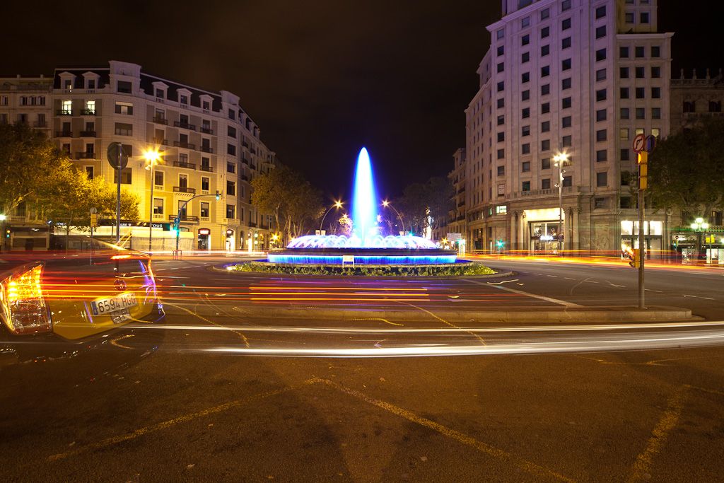 IMAGE: http://i138.photobucket.com/albums/q274/glatraverse/barcelone_potn/IMG_2102p.jpg